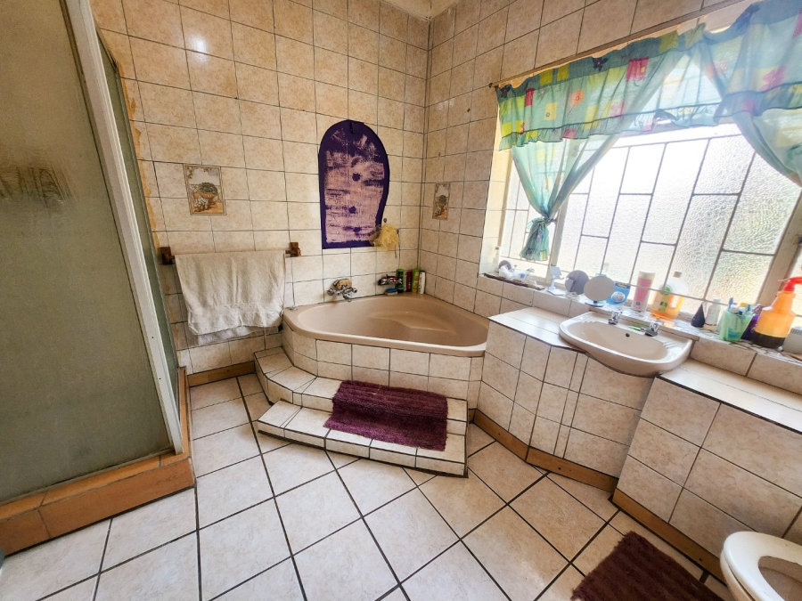 3 Bedroom Property for Sale in Songloed North West